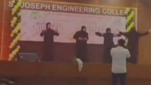 students-dancing-in-burqa_1670573792