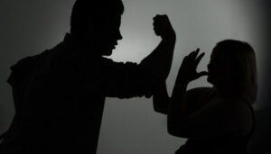 wife-husband-fight-1