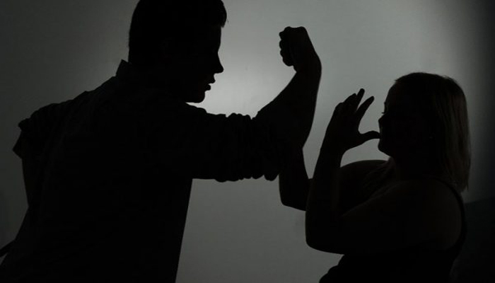 wife-husband-fight-1