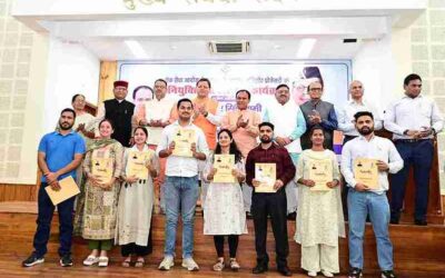 मुख्यमंत्री धामी ने विभिन्न पदों पर नियुक्त 139 अभ्यर्थियों को नियुक्ति पत्र वितरित किए।