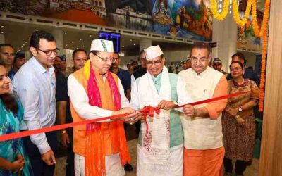 केंद्रीय मंत्री शिवराज सिंह चौहान एवं मुख्यमंत्री धामी ने जौलीग्रांट एयरपोर्ट में हाउस ऑफ हिमालयाज के स्टोर का किया शुभारंभ।