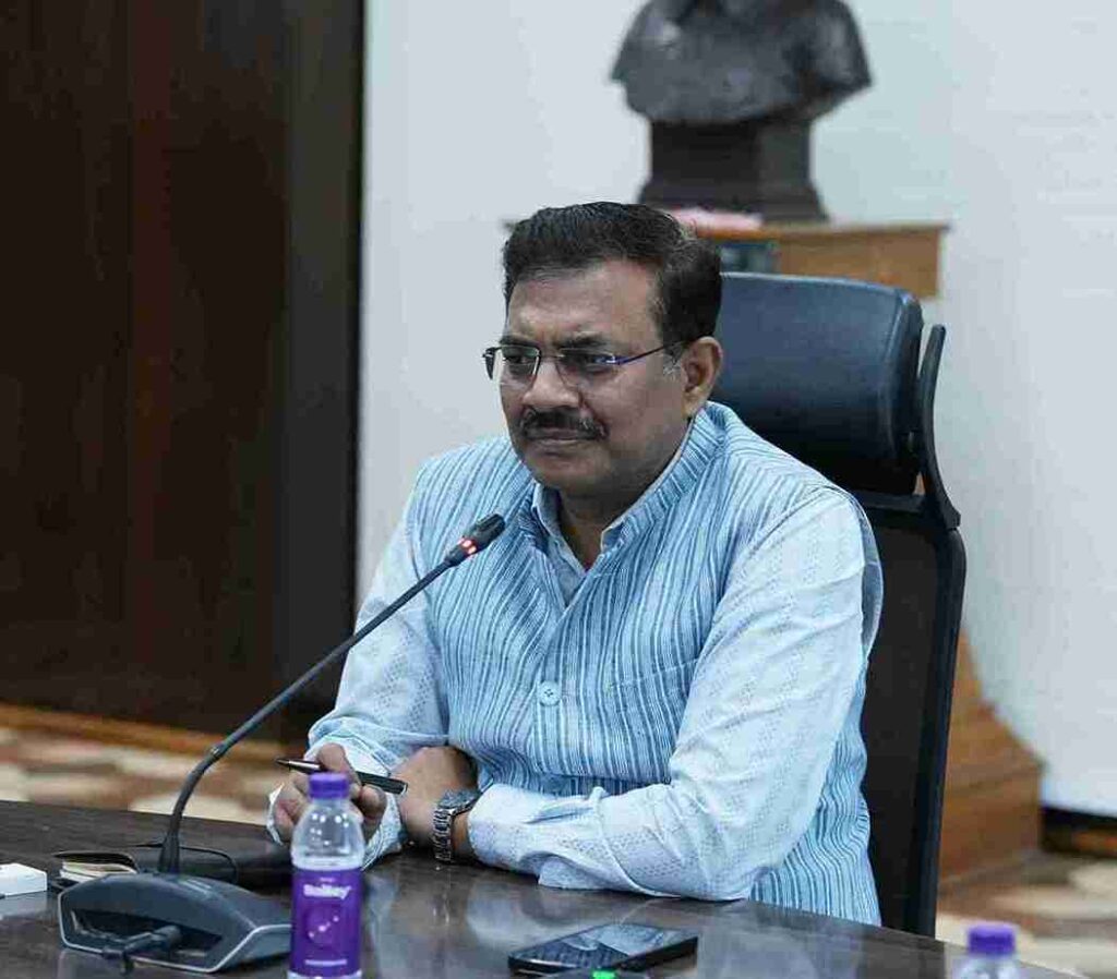 हरिद्वार कॉरिडोर, शारदा रिवरफ्रंट और ऋषिकेश मास्टर प्लान पर मुख्य सचिव ने दिए तेज़ी से क्रियान्वयन के निर्देश