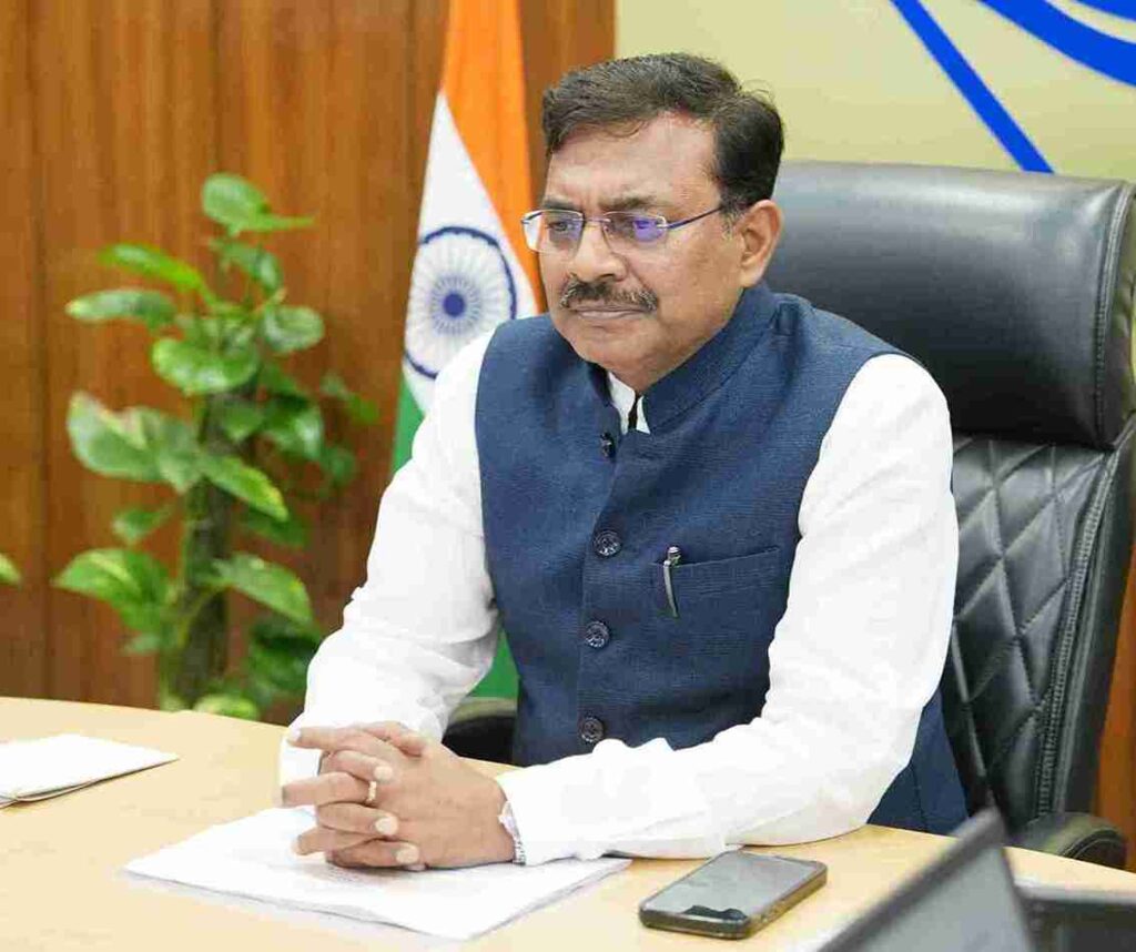 मुख्य सचिव ने स्वास्थ्य सेवाओं की समीक्षा की, जिला अस्पतालों को सुदृढ़ करने के दिए निर्देश