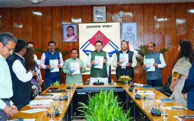 उत्तराखंड में शहरी स्थानीय निकायों को सशक्त बनाने के लिए सेतु आयोग ने सौंपी मुख्यमंत्री को रिपोर्ट