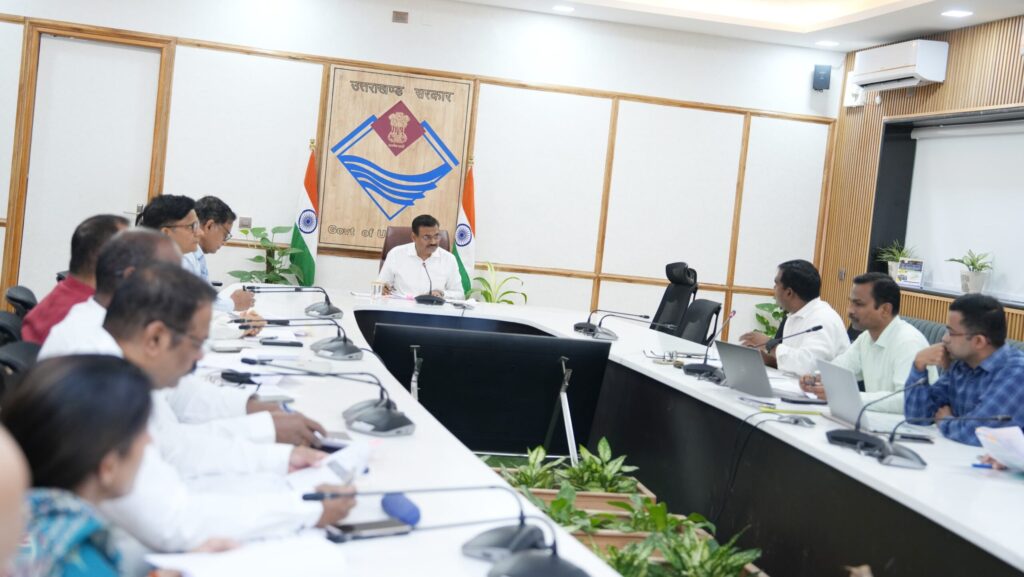 सीएम धामी ने कहा – बच्चों का विकास राज्य की प्राथमिकता, समेकित योजना हो तैयार