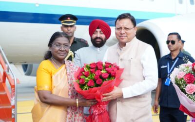 सीएम धामी और राज्यपाल ने राष्ट्रपति मुर्मु का किया स्वागत, कई वरिष्ठ नेता रहे मौजूद