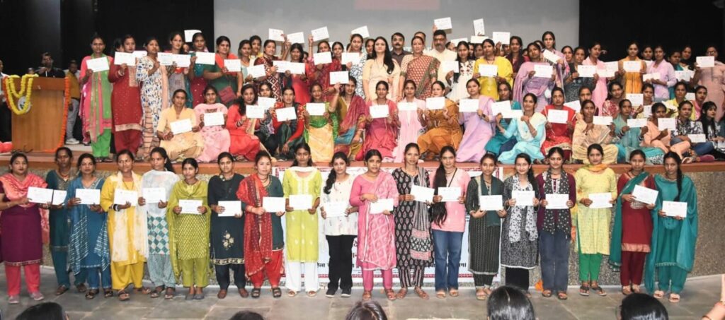 आंगनबाड़ी कार्यत्रियों एवं सहायिकाओं पर प्रदेश के बच्चों का भविष्य संभालने की जिम्मेदारी- रेखा आर्या