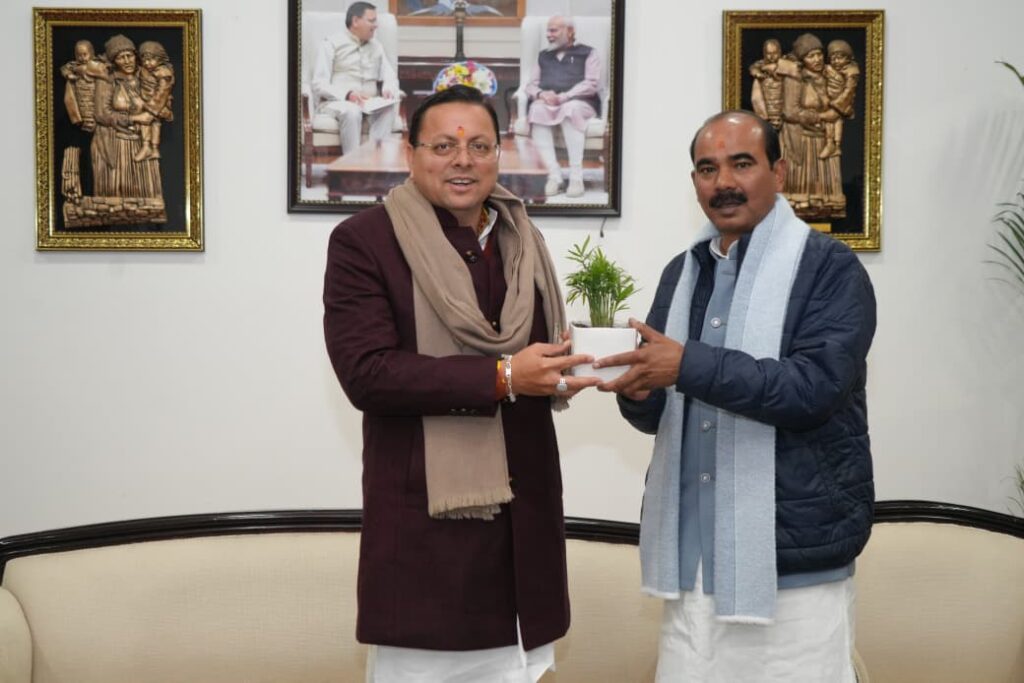 मुख्यमंत्री  पुष्कर सिंह धामी से केंद्रीय राज्य मंत्री अजय टम्टा ने की मुलाकात