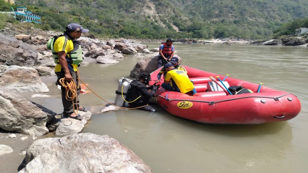 ऋषिकेश के साईं घाट पर हादसा, माता-पिता की आंखों के सामने ओझल हुआ इकलौता बेटा